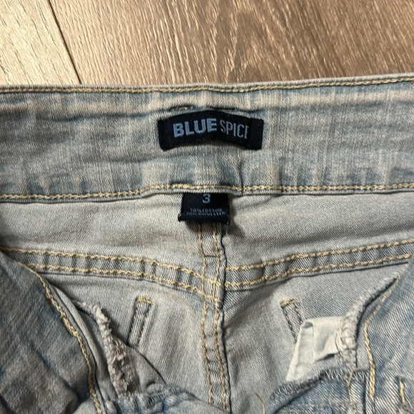 Blue Spice Light Wash Skinny Jeans - Picture 2 of 3